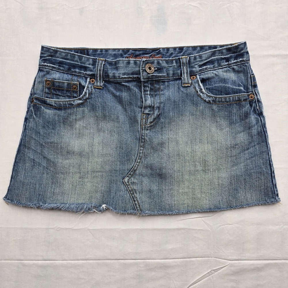 American Eagle Y2K Denim Mini Skirt Womens 10 Low Rise Distressed Raw Hem